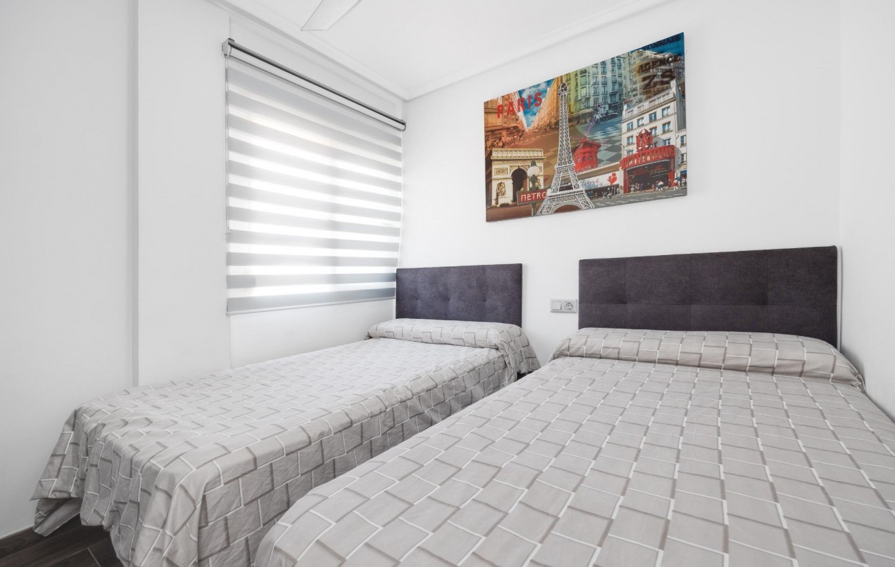 Resale - Bungalow Planta Alta - Torrevieja - Centro