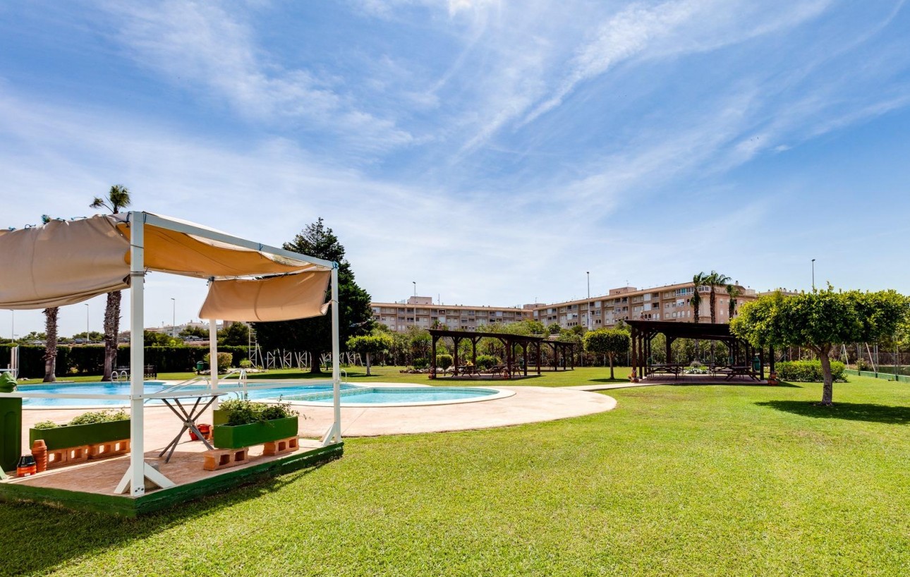 Resale - Bungalow Planta Alta - Torrevieja - Centro