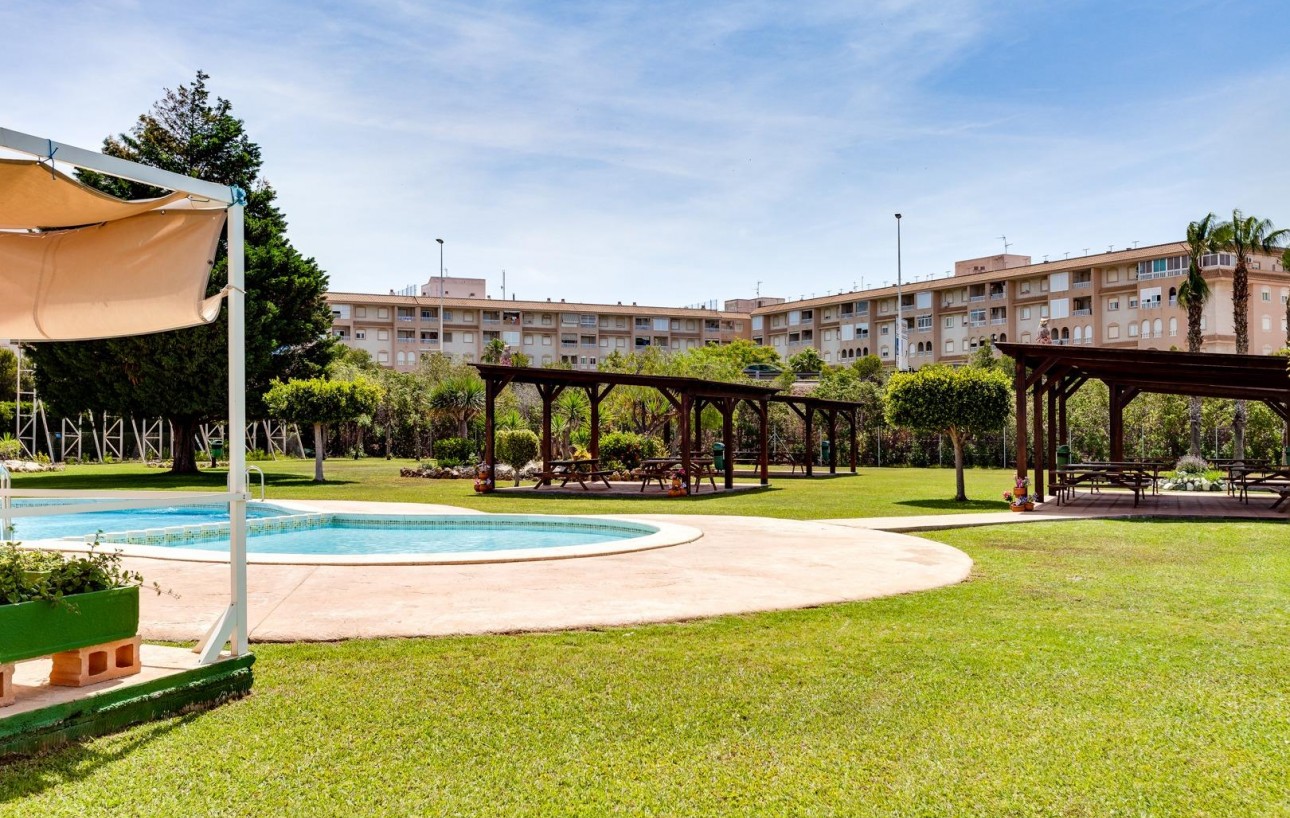 Resale - Bungalow Planta Alta - Torrevieja - Centro