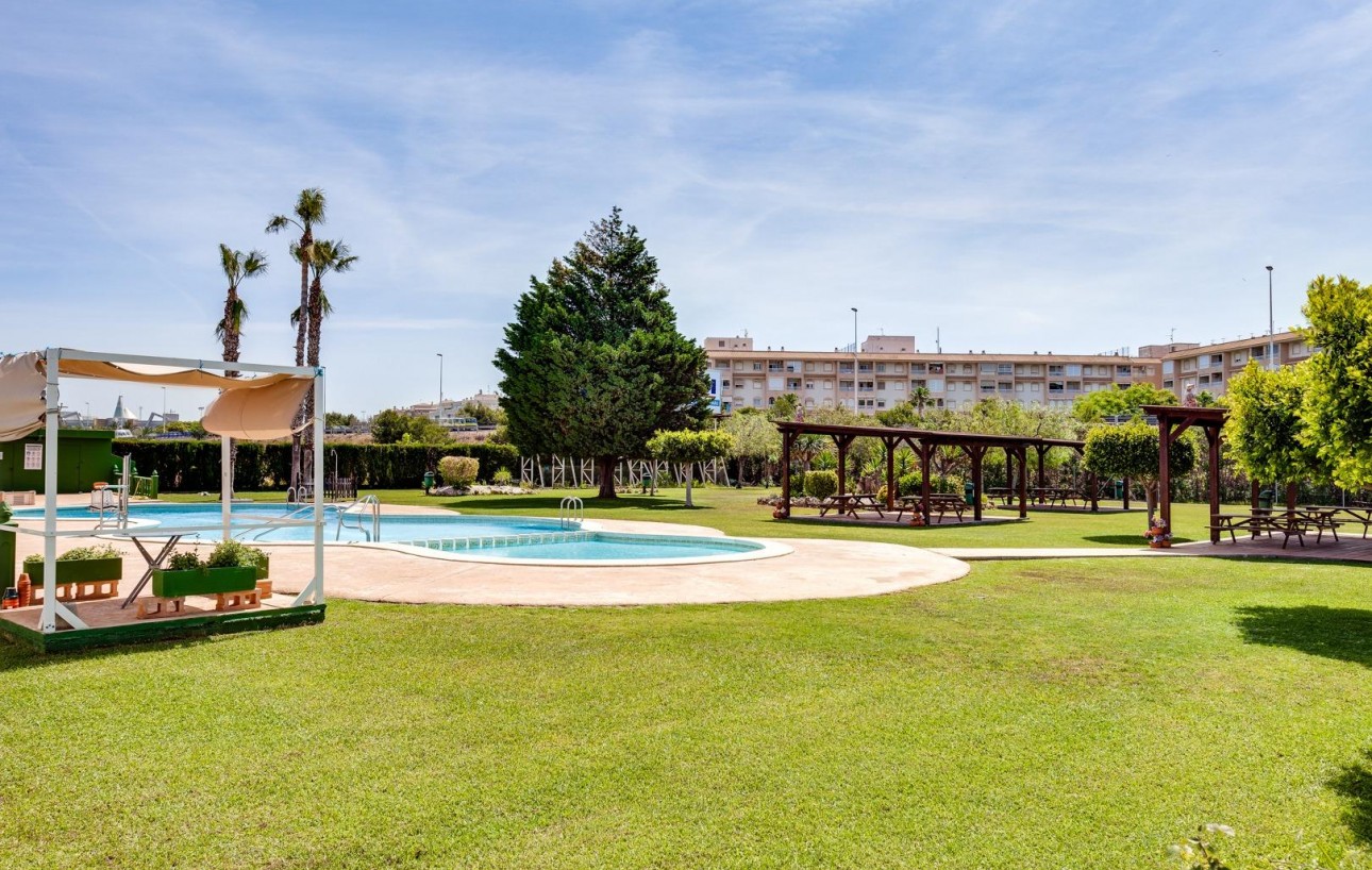 Resale - Bungalow Planta Alta - Torrevieja - Centro