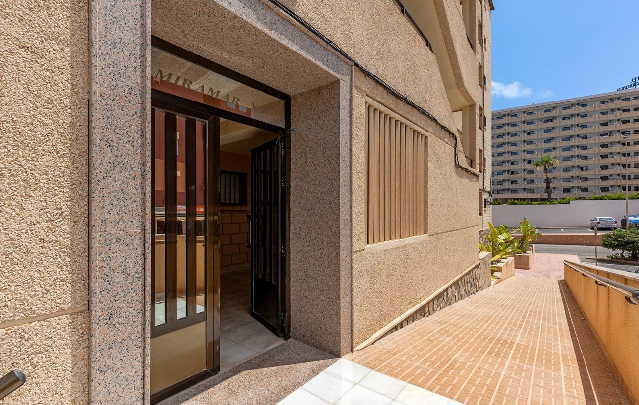 Resale - Lägenhet - Torrevieja - Cabo cervera