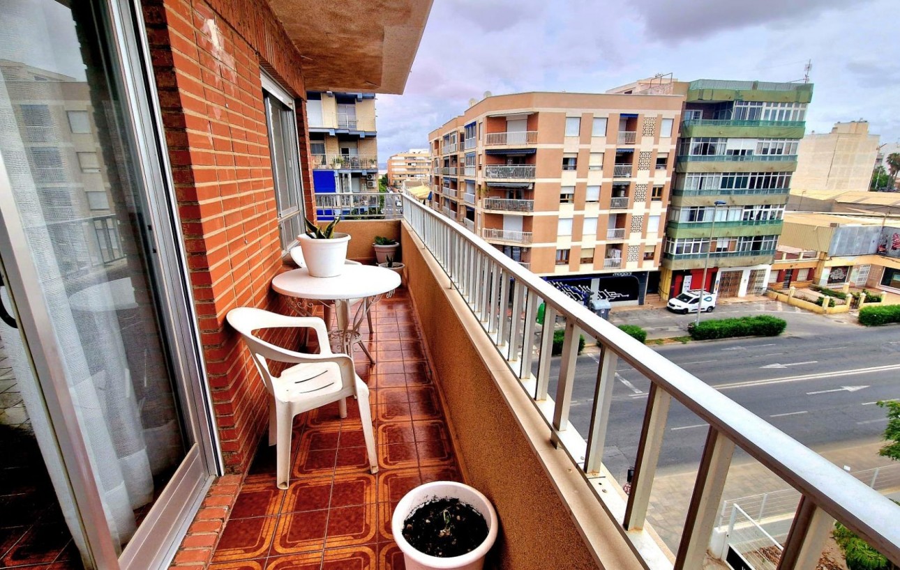 Resale - Lägenhet - Torrevieja - Acequion