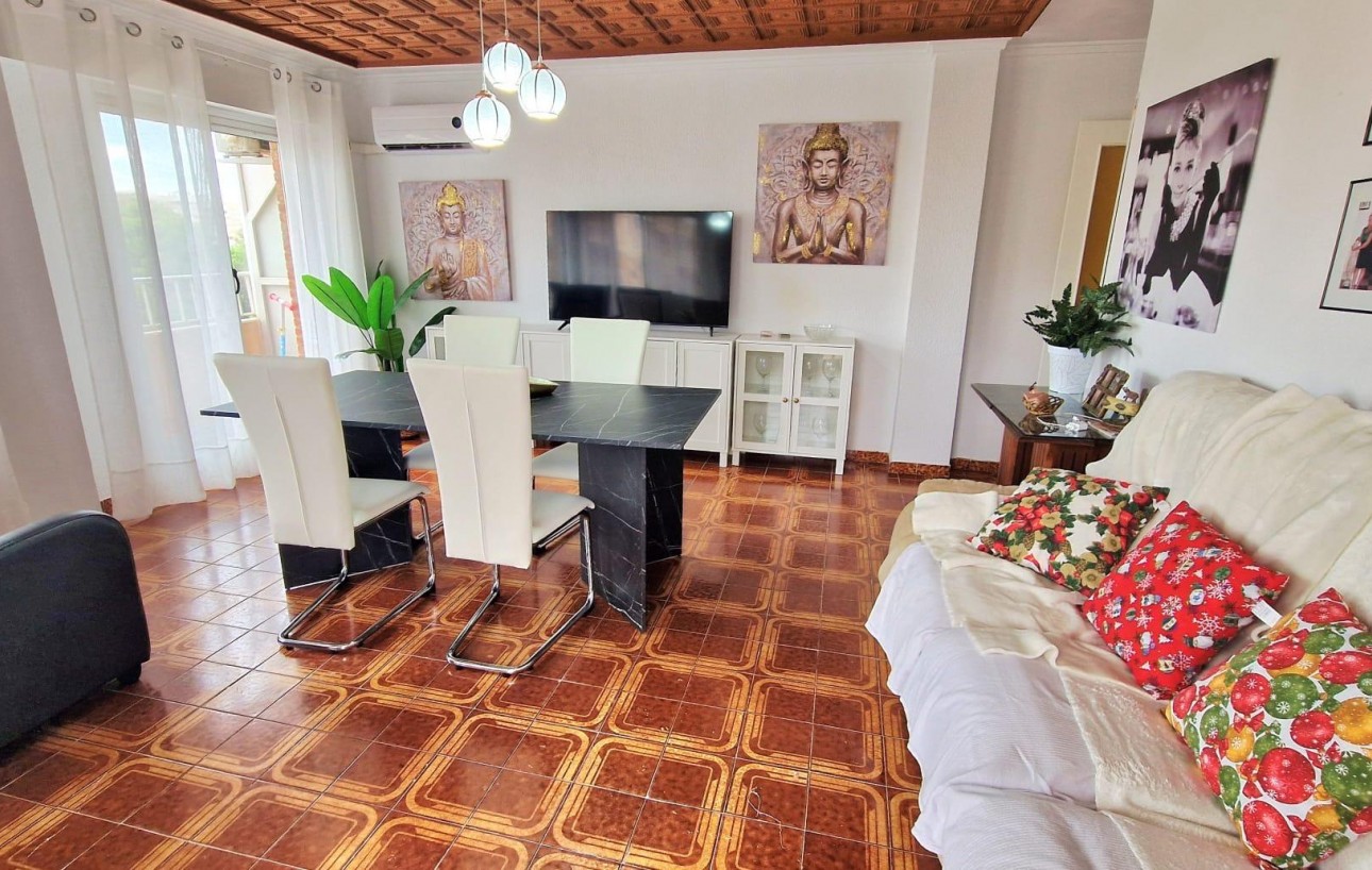 Resale - Lägenhet - Torrevieja - Acequion