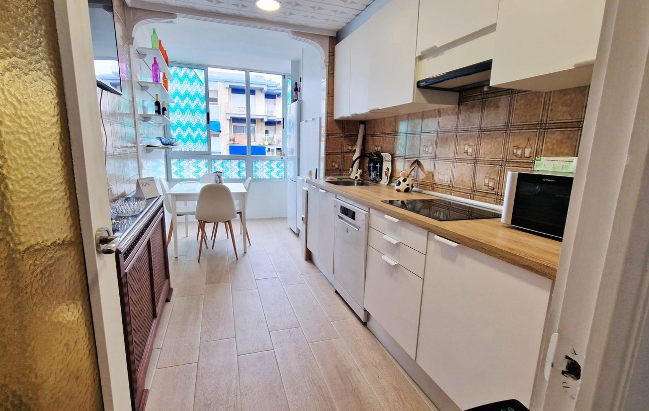 Resale - Lägenhet - Torrevieja - Acequion