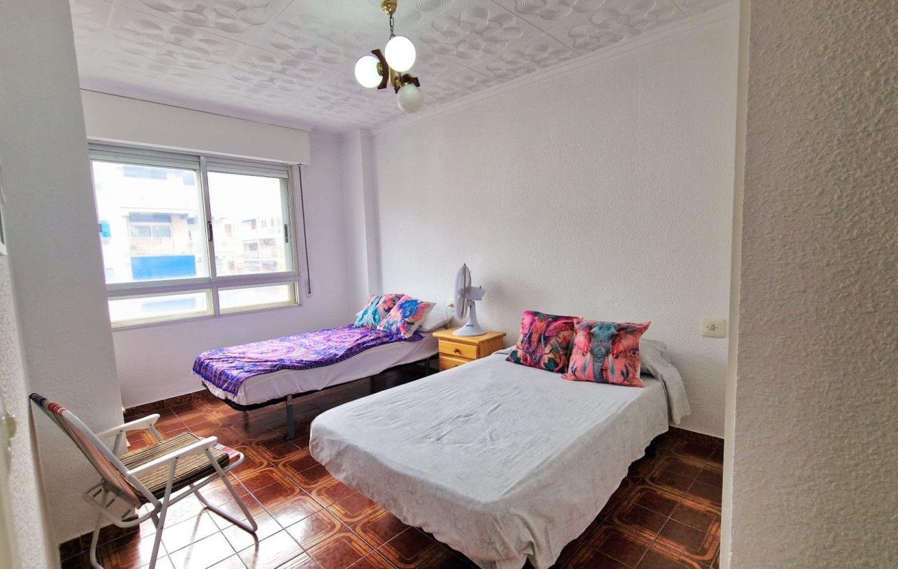Resale - Lägenhet - Torrevieja - Acequion
