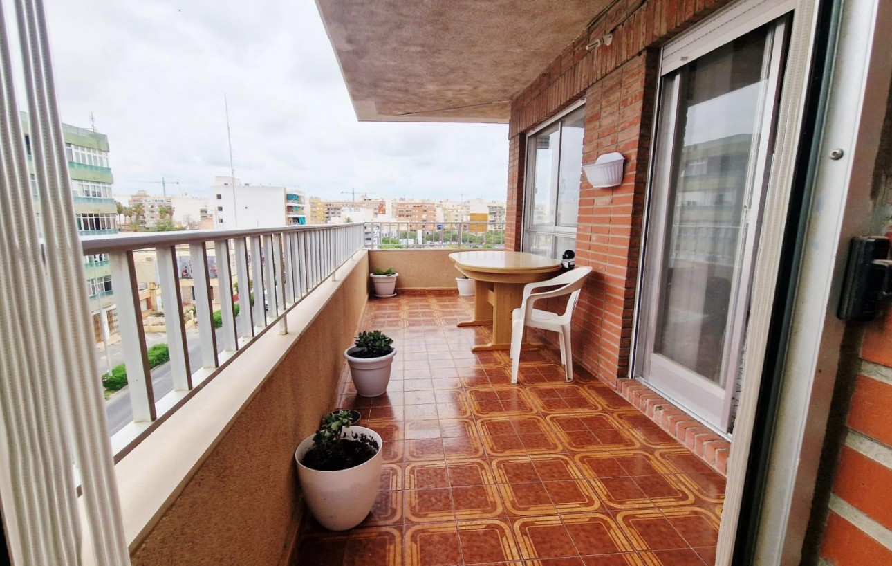 Resale - Lägenhet - Torrevieja - Acequion