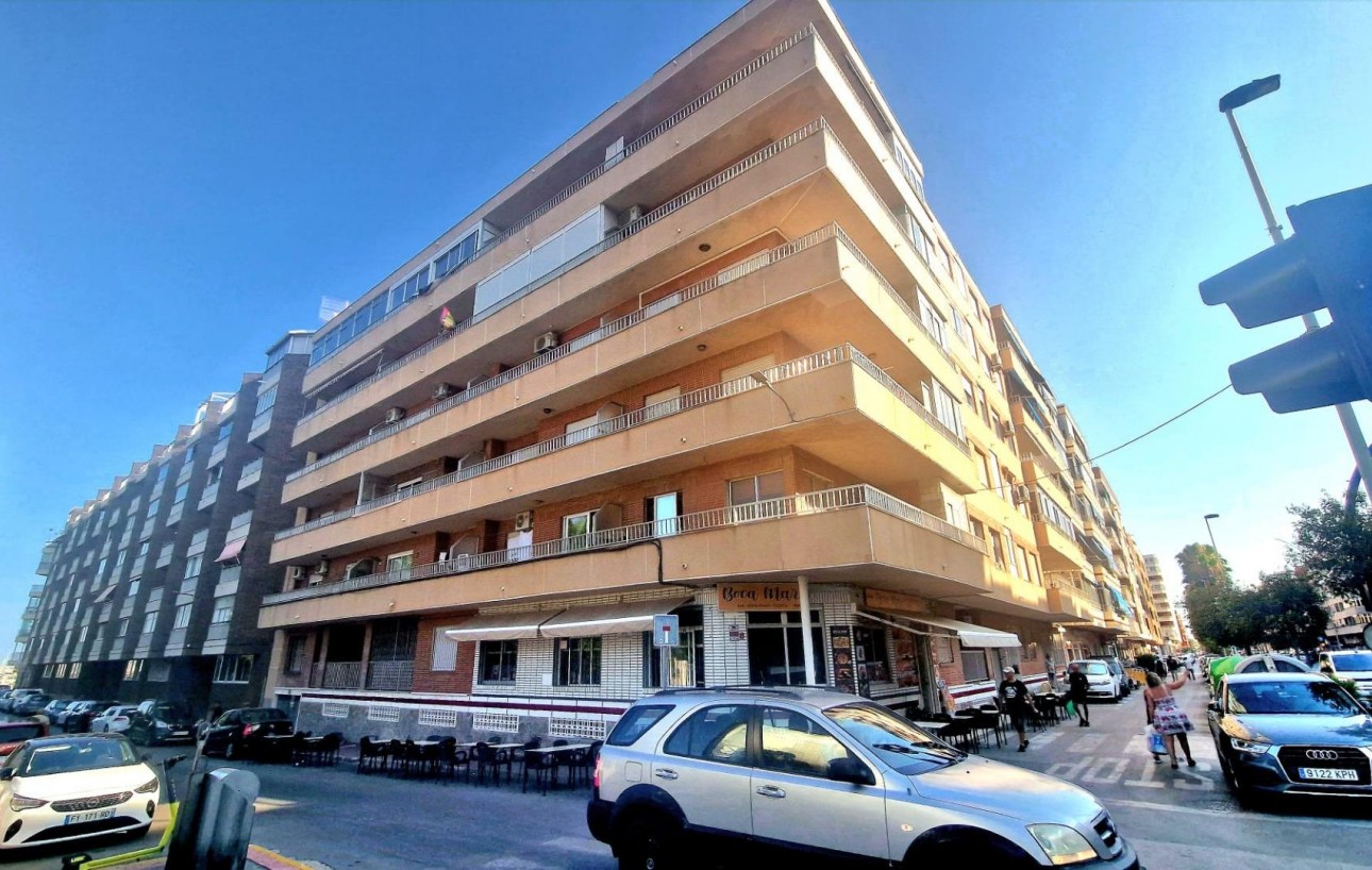 Resale - Lägenhet - Torrevieja - Acequion