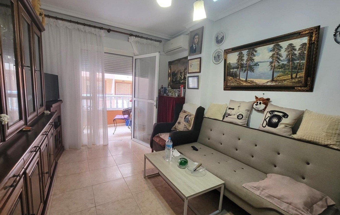 Sale - Apartment - Torrevieja - Centro
