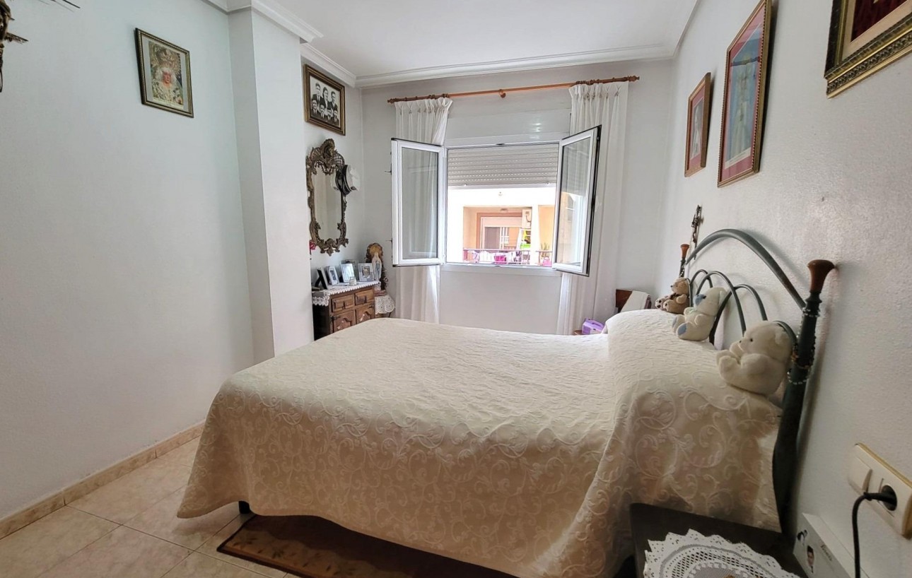 Sale - Apartment - Torrevieja - Centro