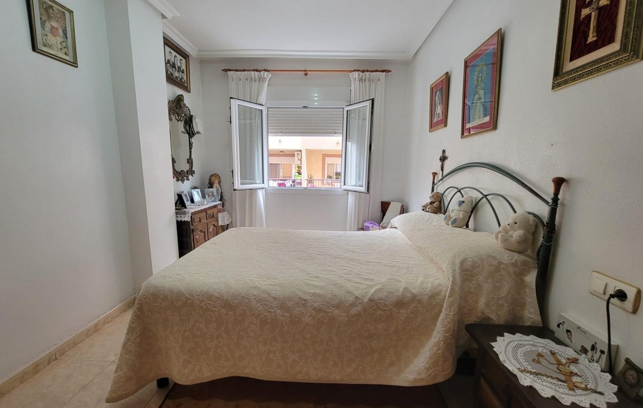 Sale - Apartment - Torrevieja - Centro