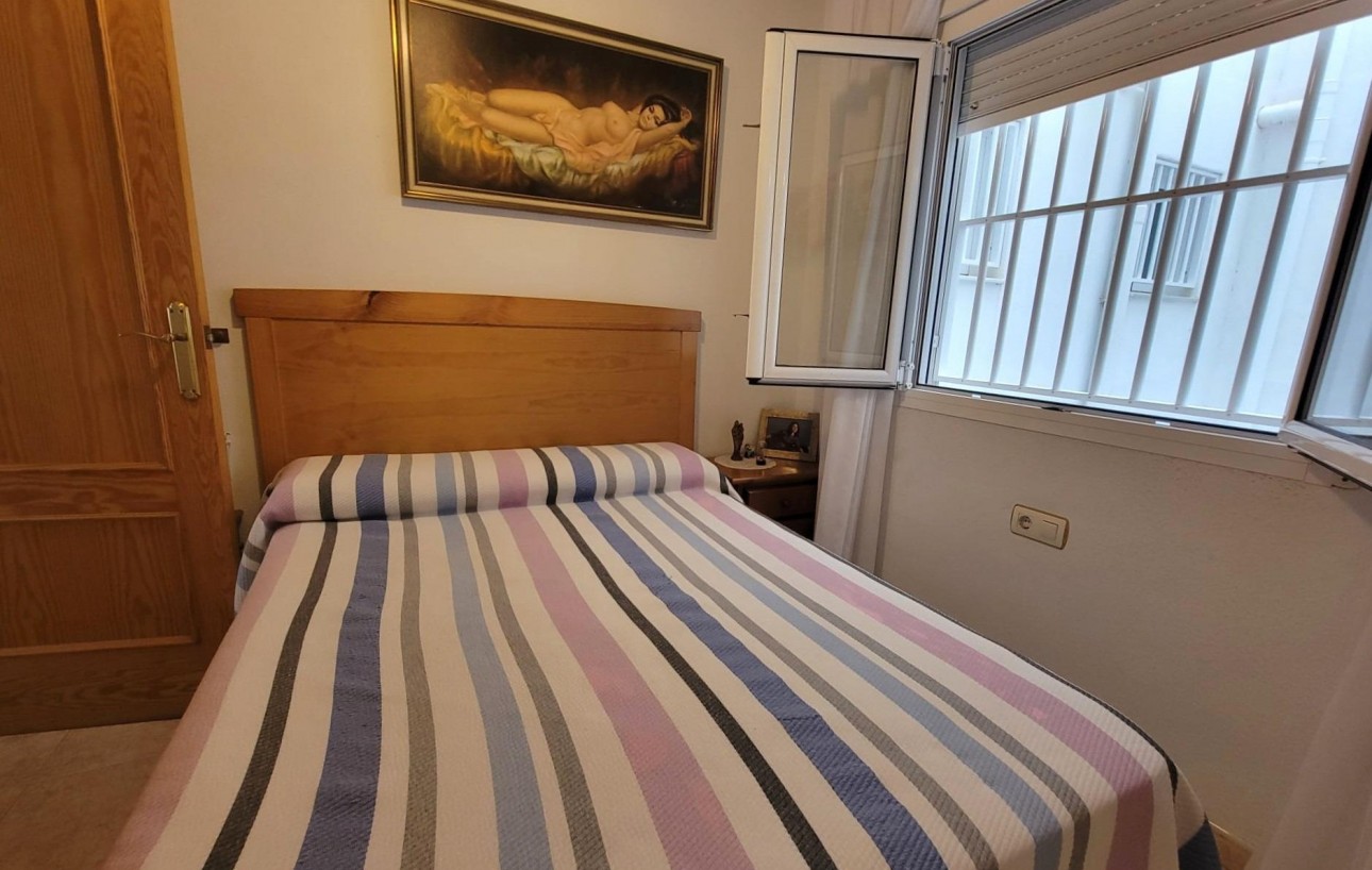 Sale - Apartment - Torrevieja - Centro