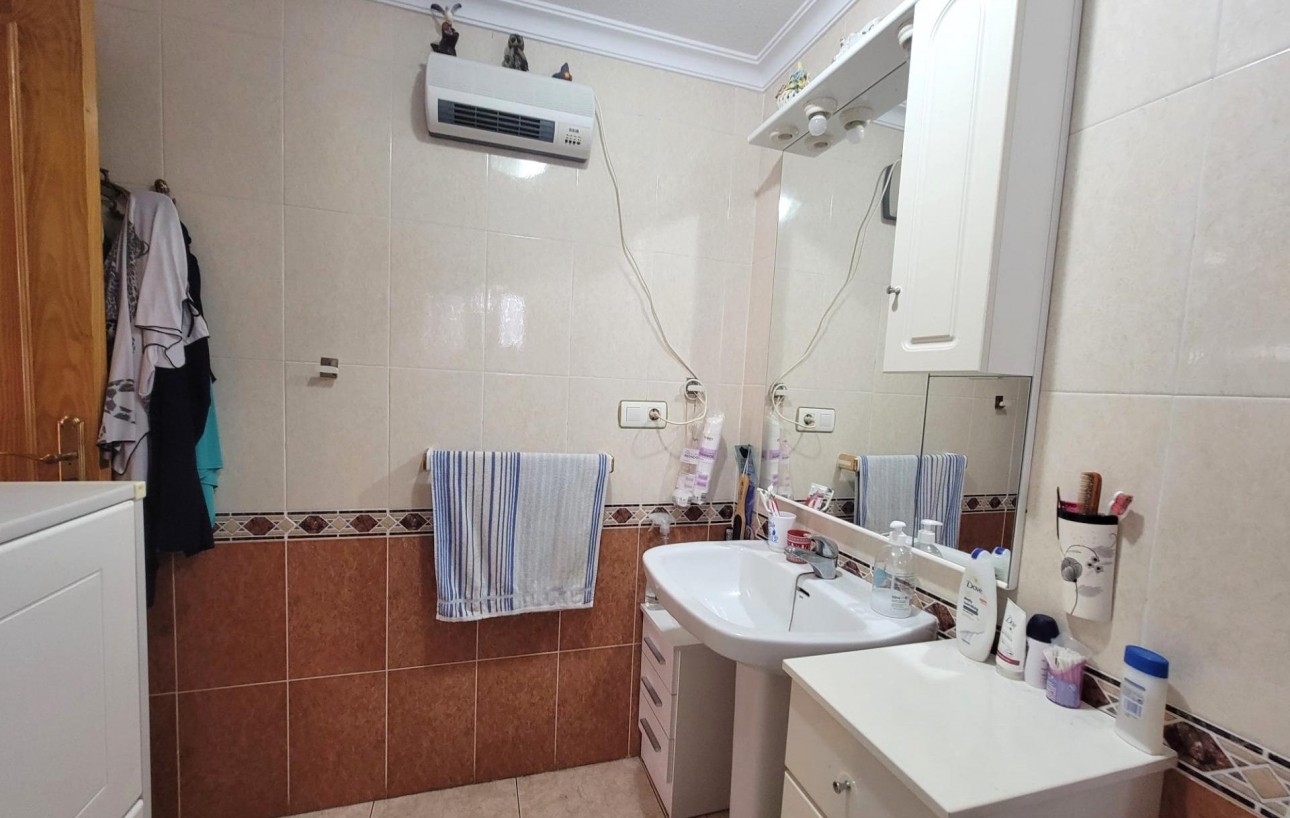 Sale - Apartment - Torrevieja - Centro