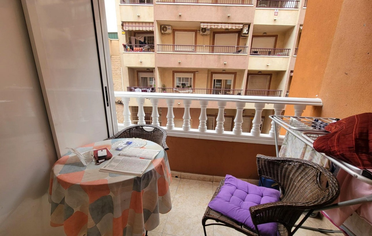 Sale - Apartment - Torrevieja - Centro