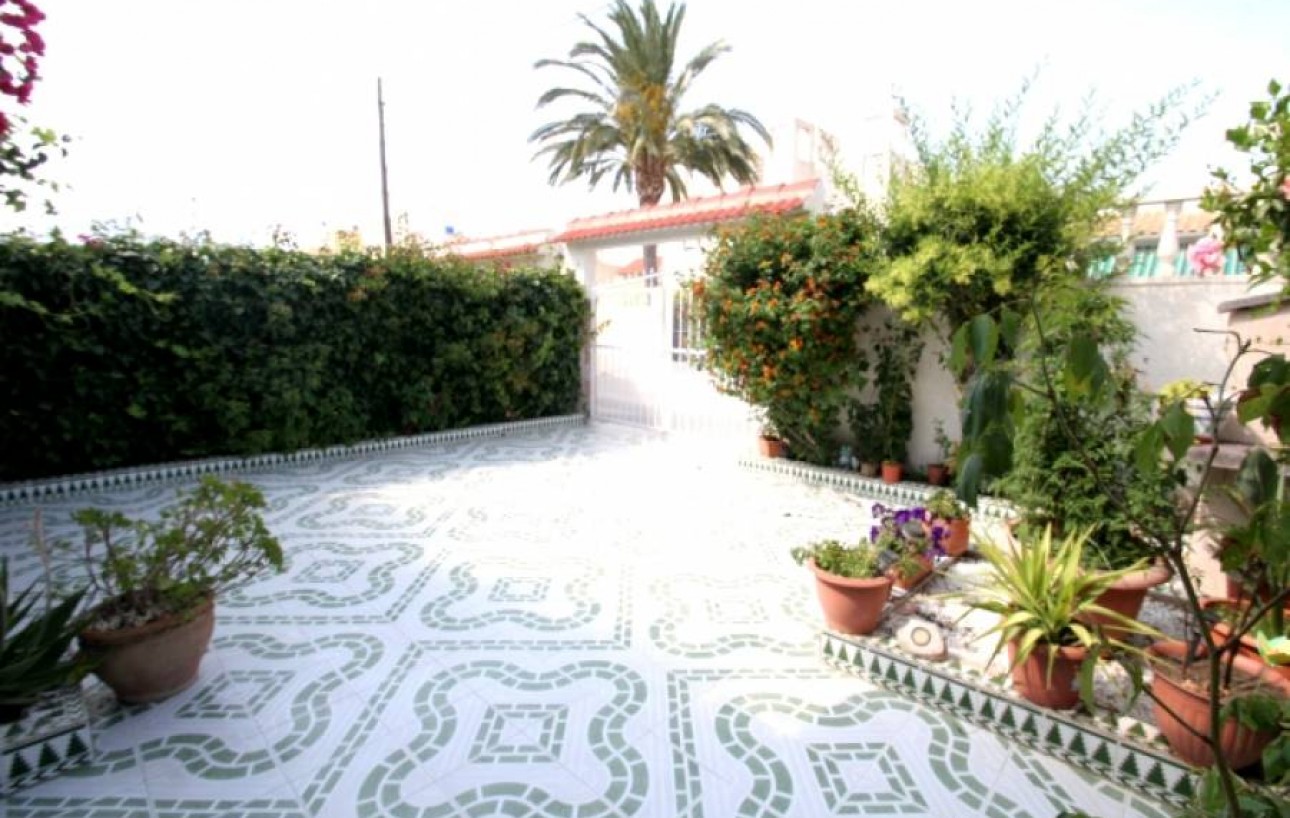 Sale - Chalet - Torrevieja - Torretas