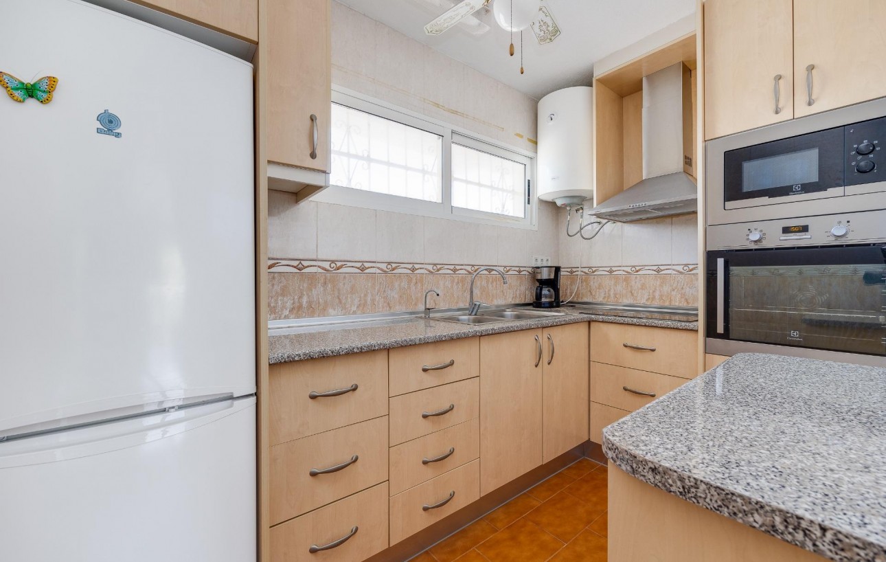 Resale - Lägenhet - Torrevieja - Calas blanca