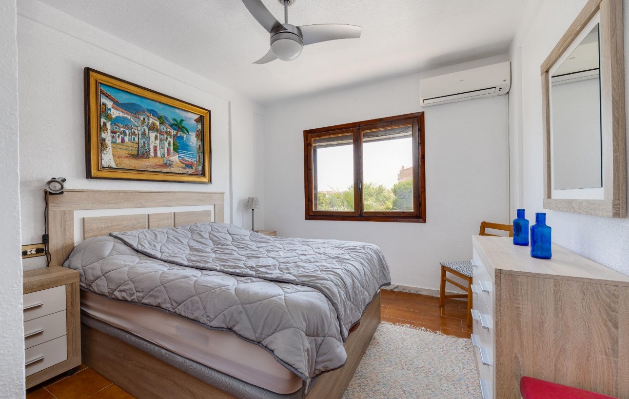 Resale - Lägenhet - Torrevieja - Calas blanca