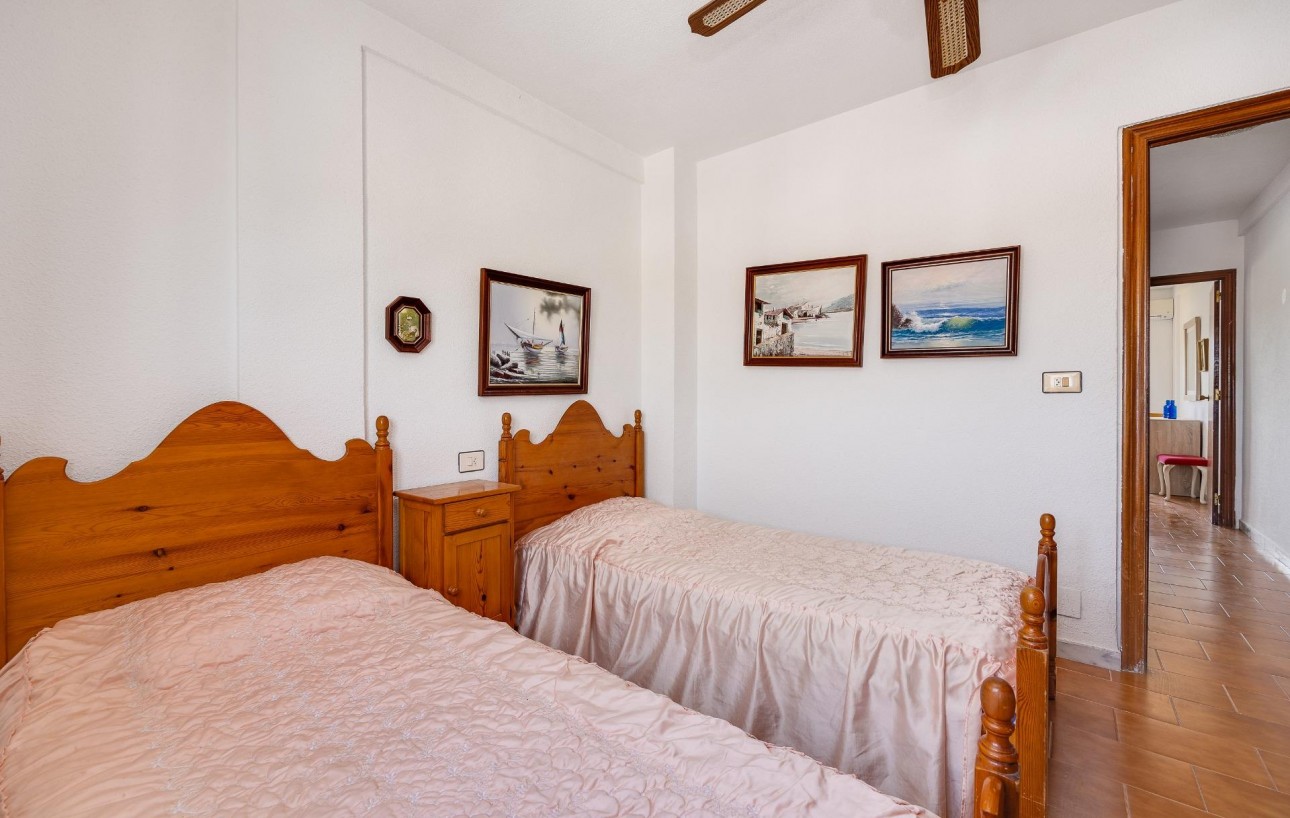 Resale - Lägenhet - Torrevieja - Calas blanca
