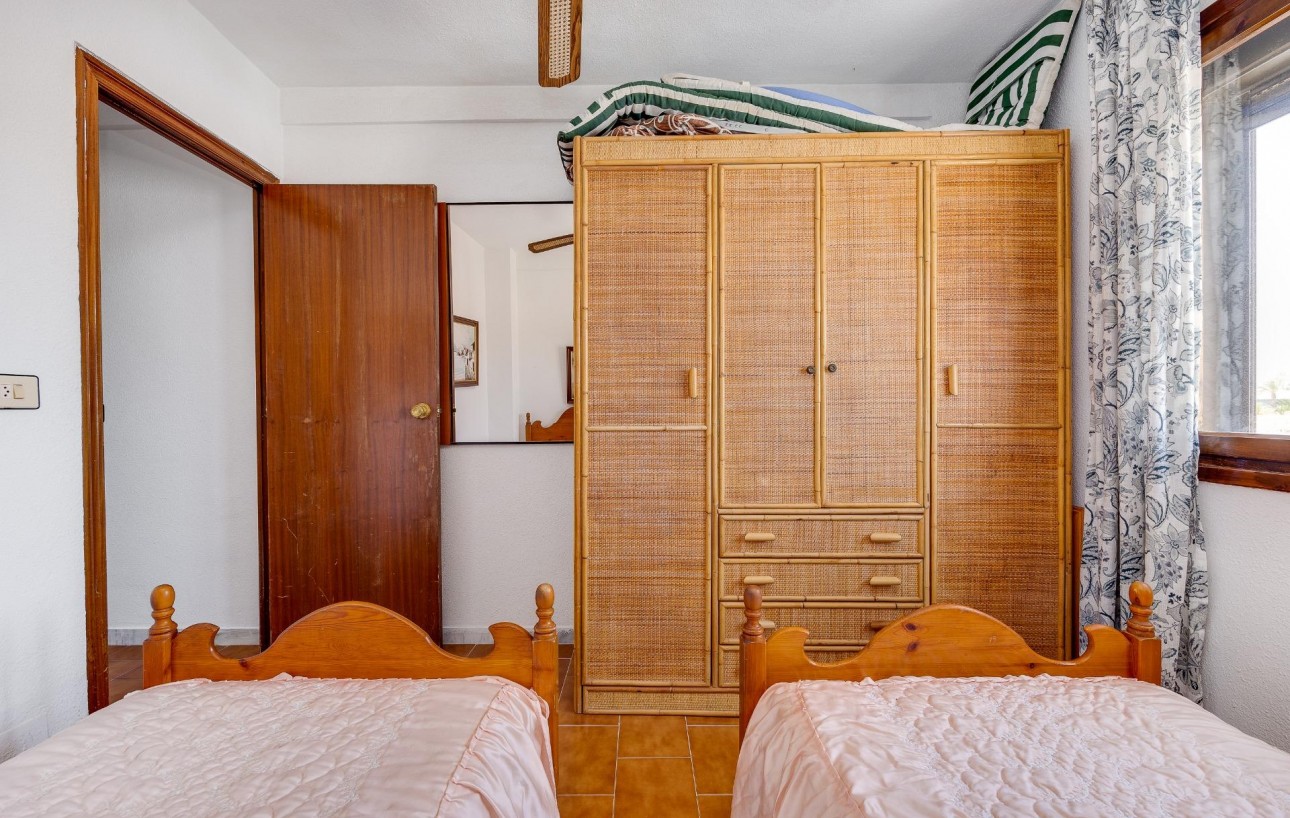 Resale - Lägenhet - Torrevieja - Calas blanca