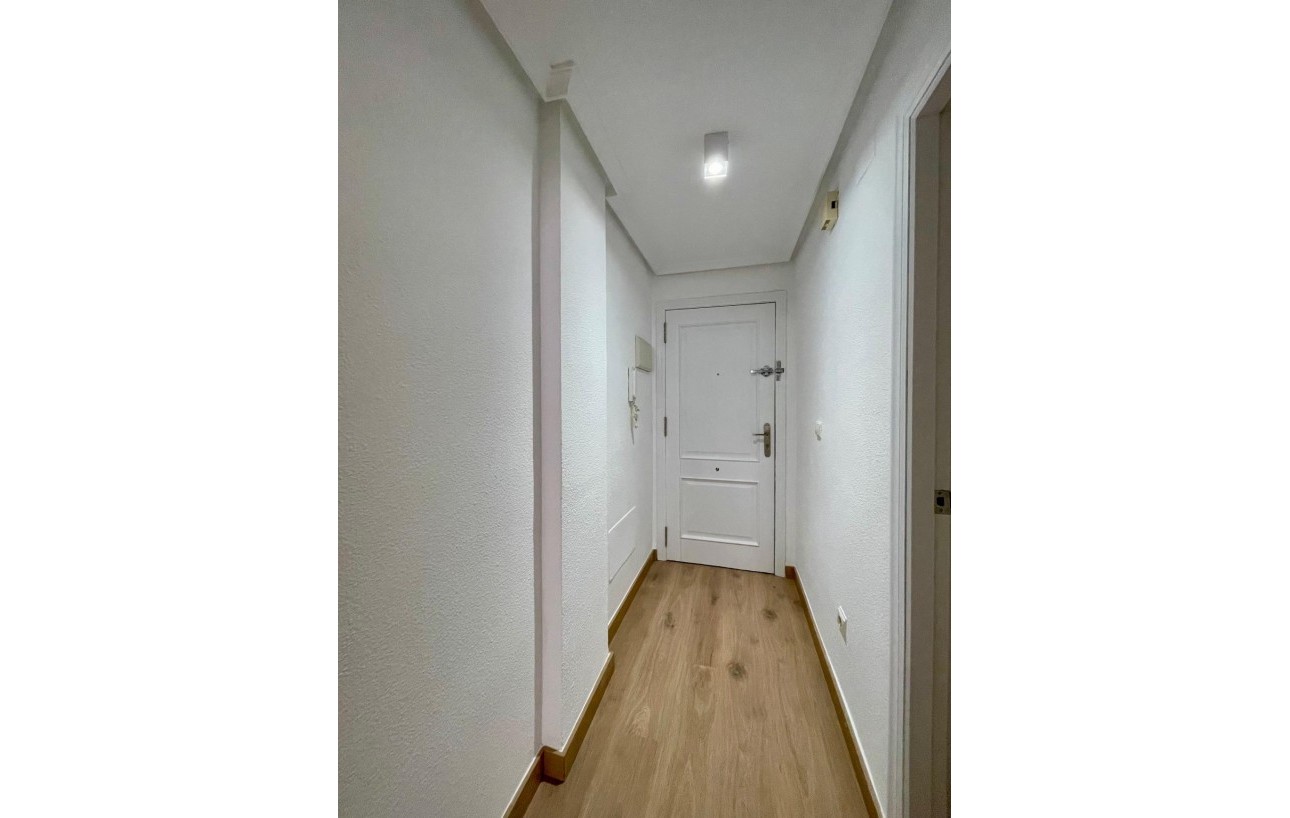 Resale - Wohnung - Torrevieja - Centro