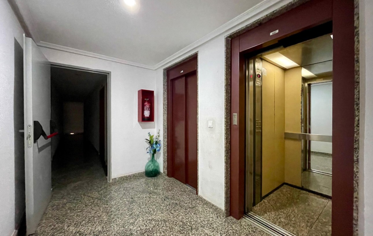 Resale - Wohnung - Torrevieja - Centro