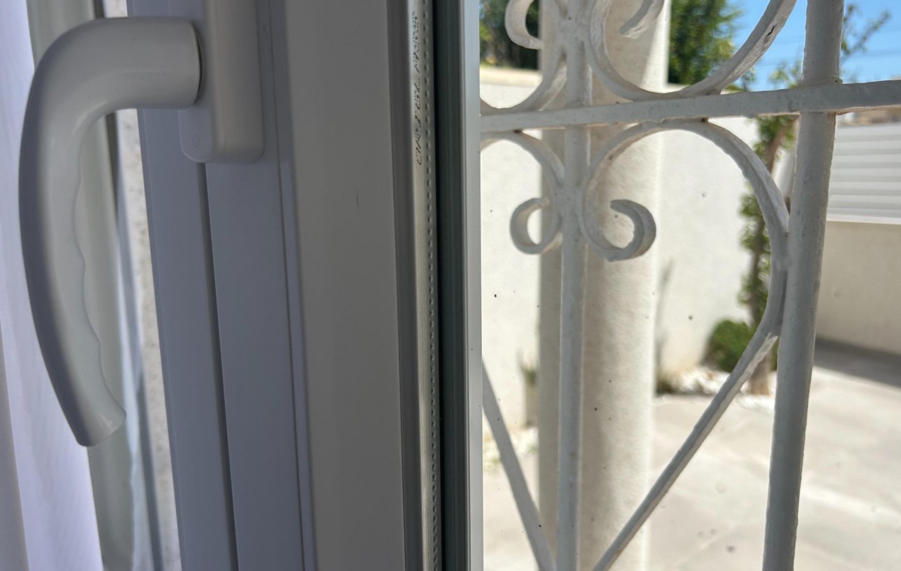 Sale - Bungalow Planta Baja - Torrevieja - El chaparral