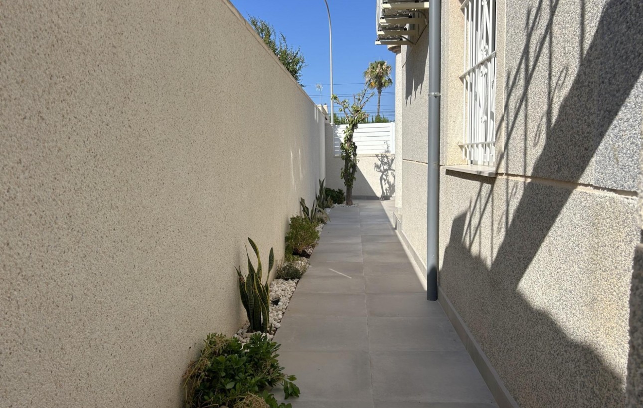 Sale - Bungalow Planta Baja - Torrevieja - El chaparral