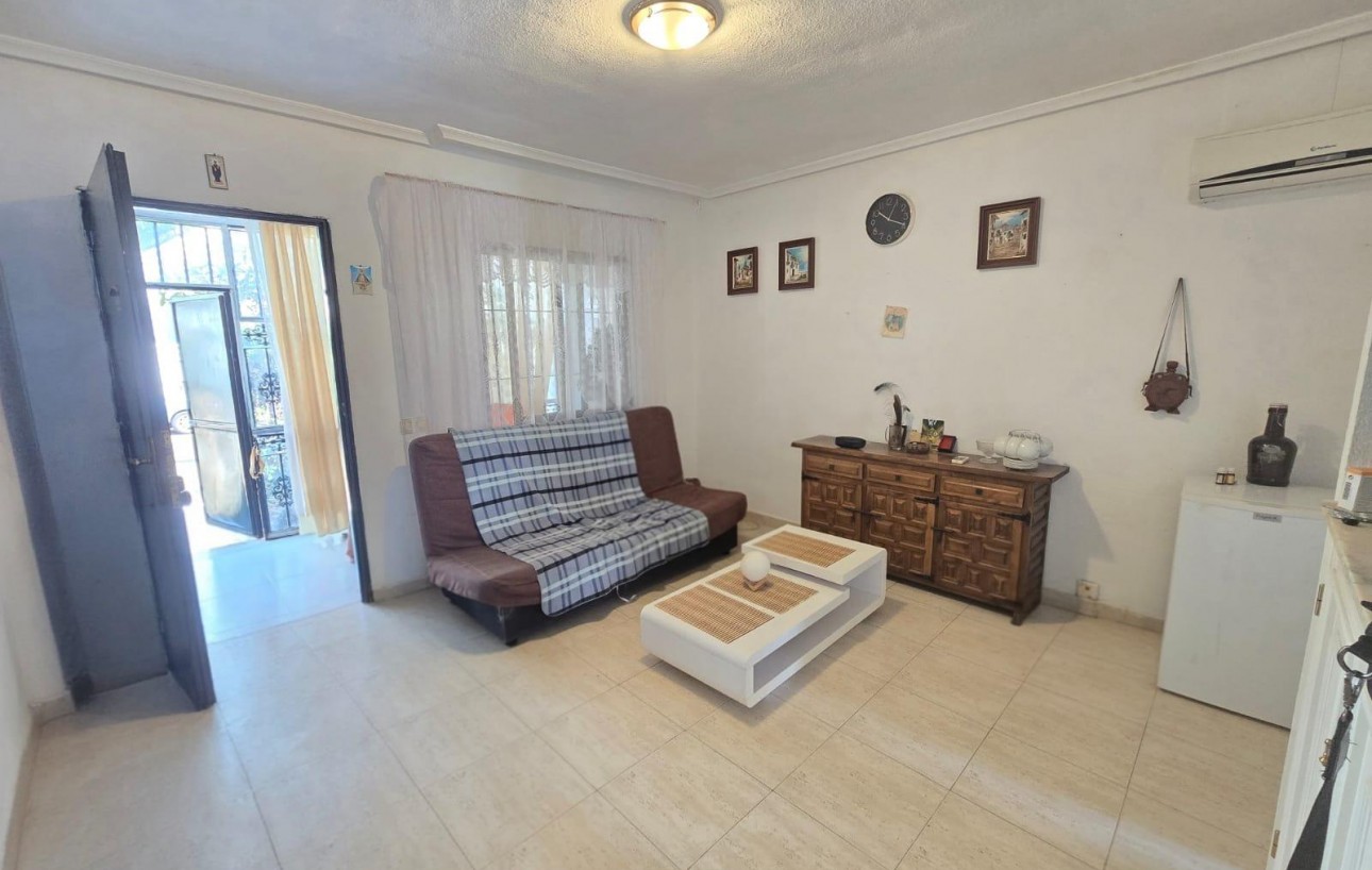 Sale - Bungalow Planta Baja - Torrevieja - Aguas Nuevas