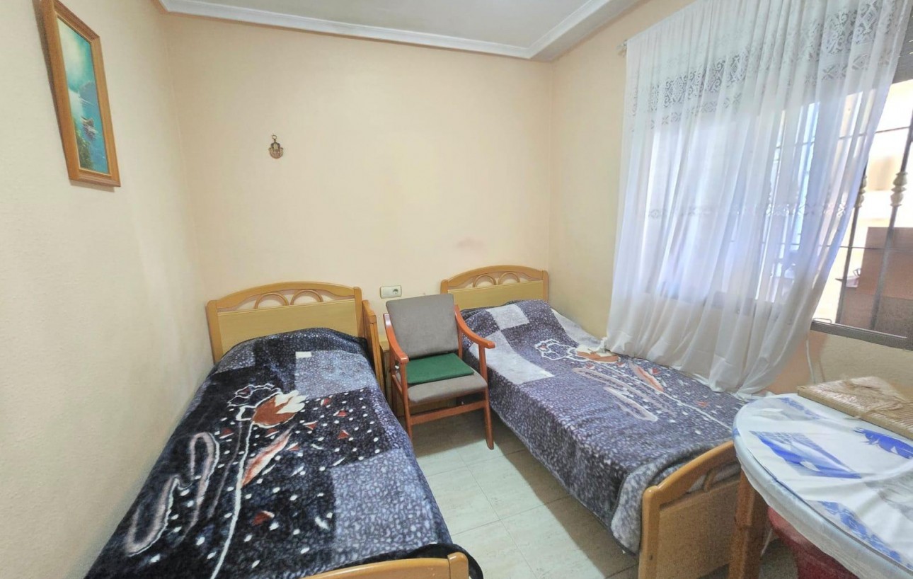 Sale - Bungalow Planta Baja - Torrevieja - Aguas Nuevas