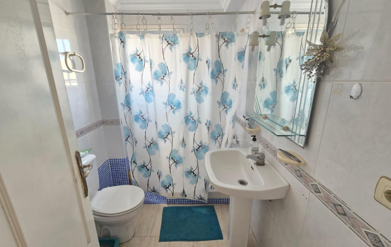 Sale - Bungalow Planta Baja - Torrevieja - Aguas Nuevas