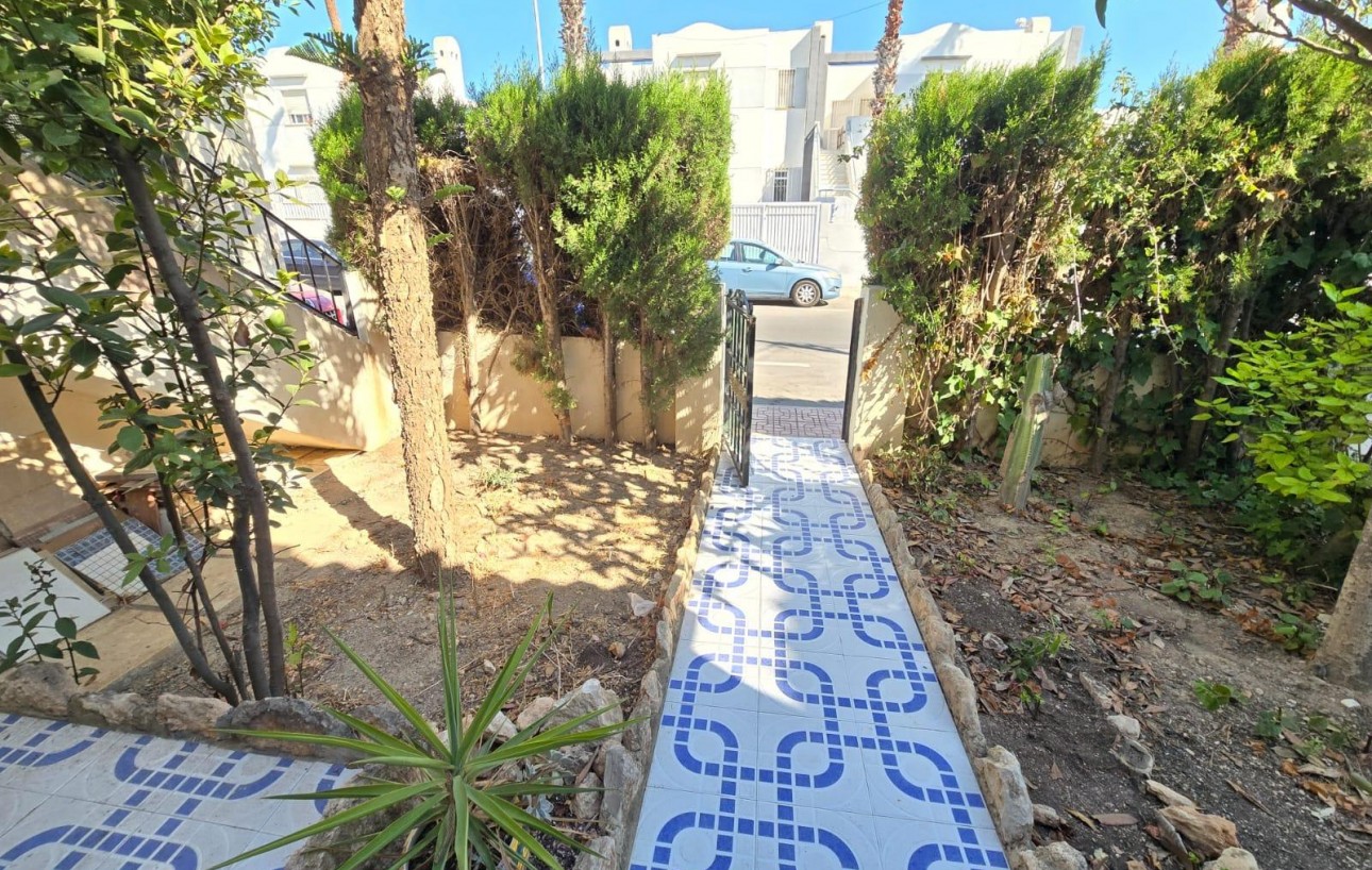 Sale - Bungalow Planta Baja - Torrevieja - Aguas Nuevas