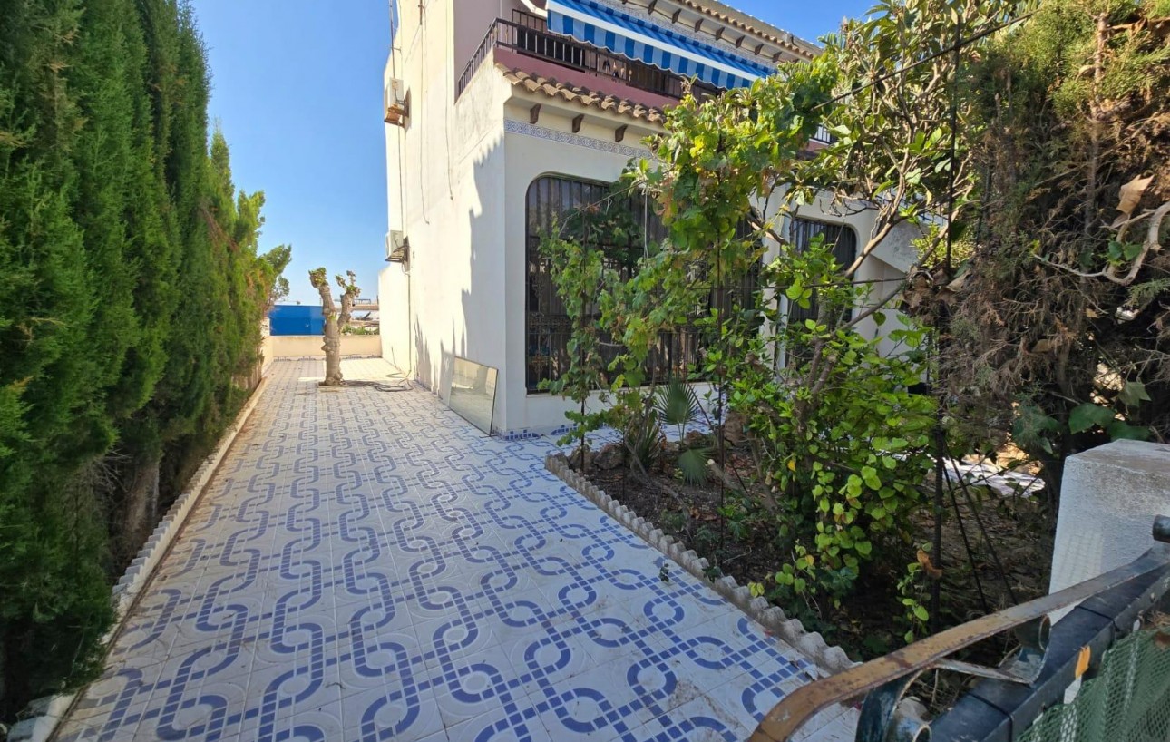 Sale - Bungalow Planta Baja - Torrevieja - Aguas Nuevas