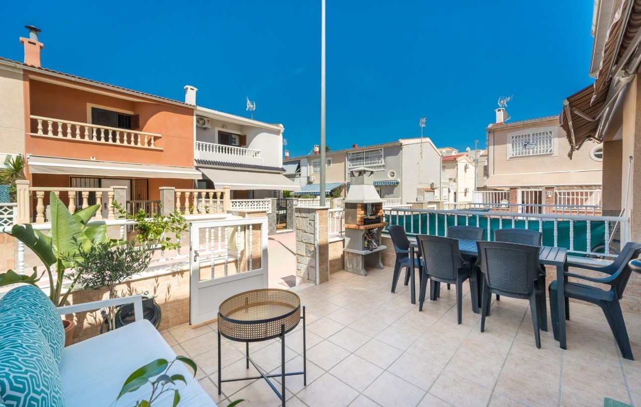 Sale - Casa Tipo Dúplex - Torrevieja - Playa de los Naufragos