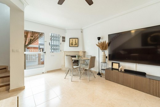 Sale - Casa Tipo Dúplex - Torrevieja - Playa de los Naufragos