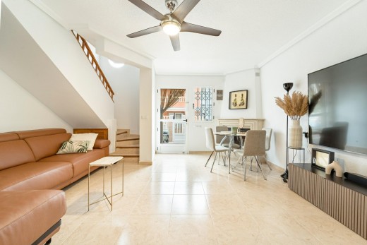 Sale - Casa Tipo Dúplex - Torrevieja - Playa de los Naufragos