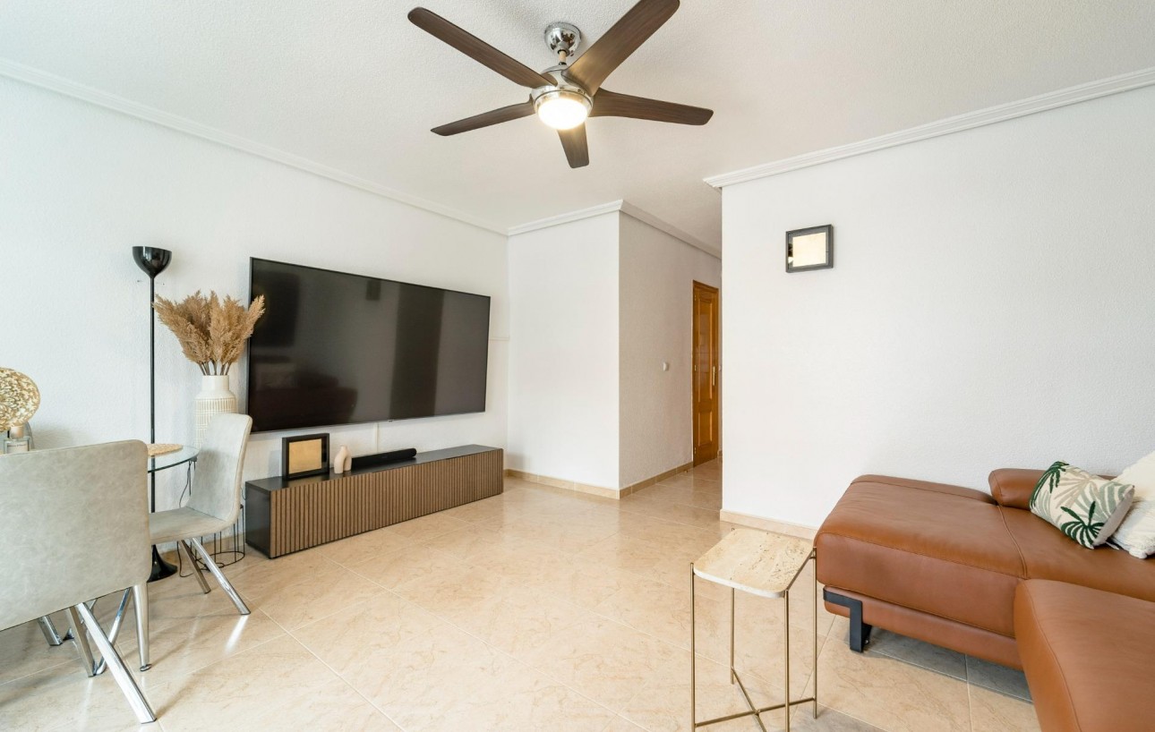 Sale - Casa Tipo Dúplex - Torrevieja - Playa de los Naufragos