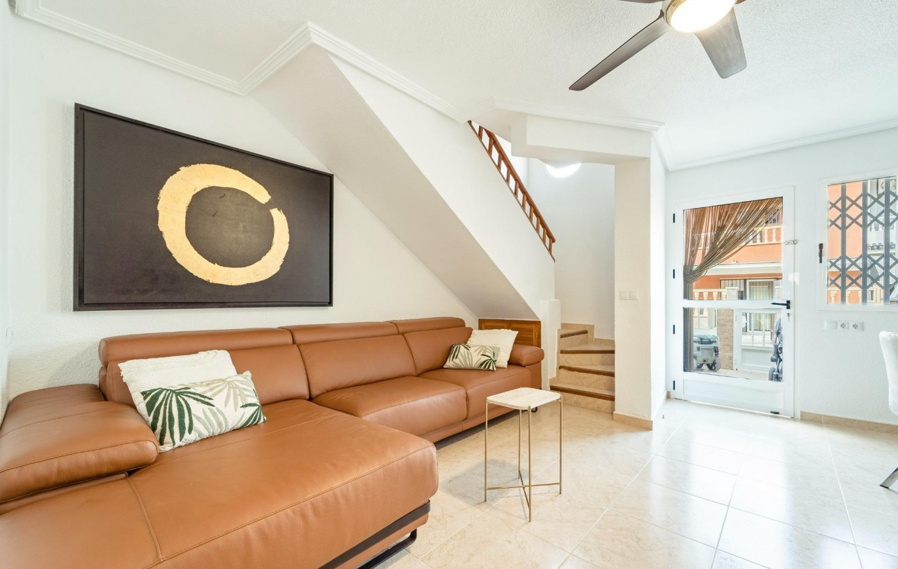 Sale - Casa Tipo Dúplex - Torrevieja - Playa de los Naufragos