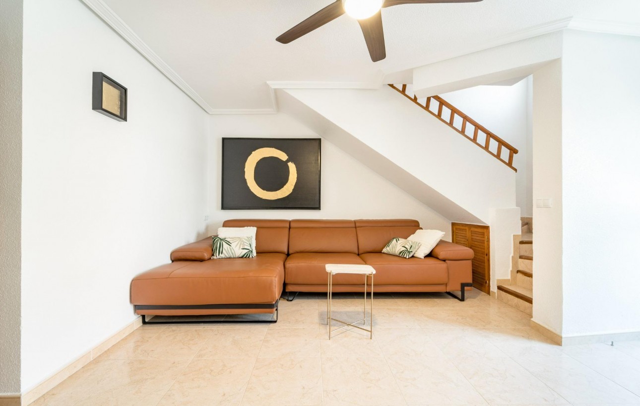 Sale - Casa Tipo Dúplex - Torrevieja - Playa de los Naufragos