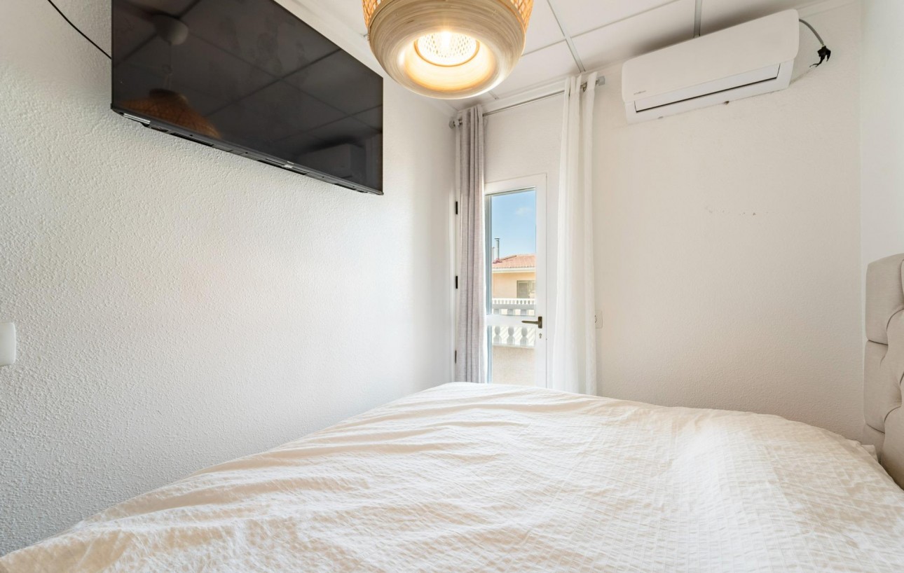 Sale - Casa Tipo Dúplex - Torrevieja - Playa de los Naufragos