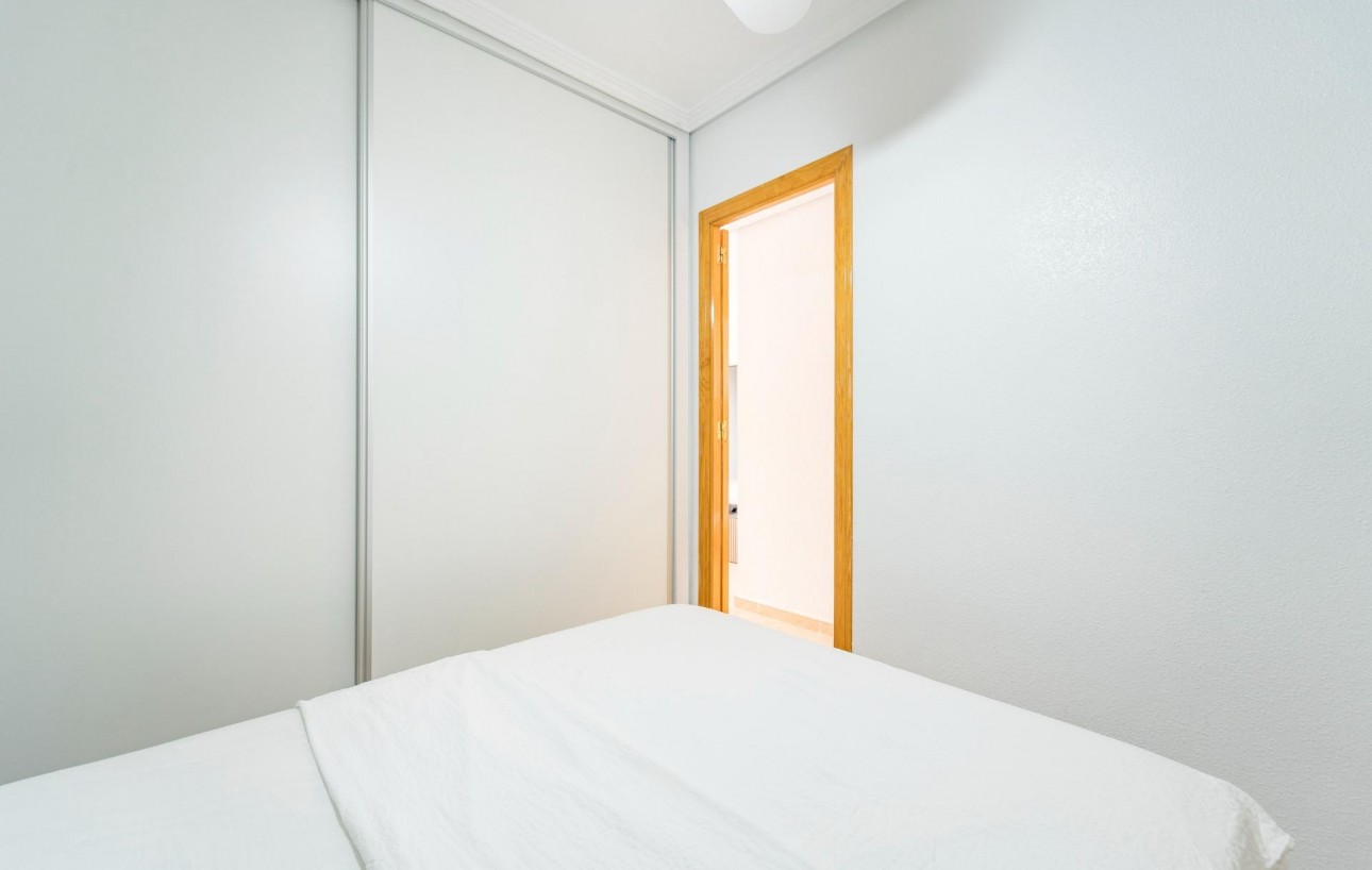 Sale - Casa Tipo Dúplex - Torrevieja - Playa de los Naufragos