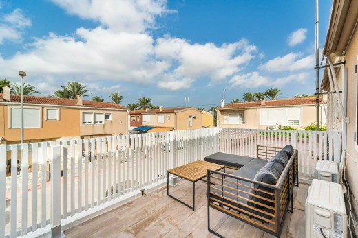 Sale - Casa Tipo Dúplex - Torrevieja - Playa de los Naufragos