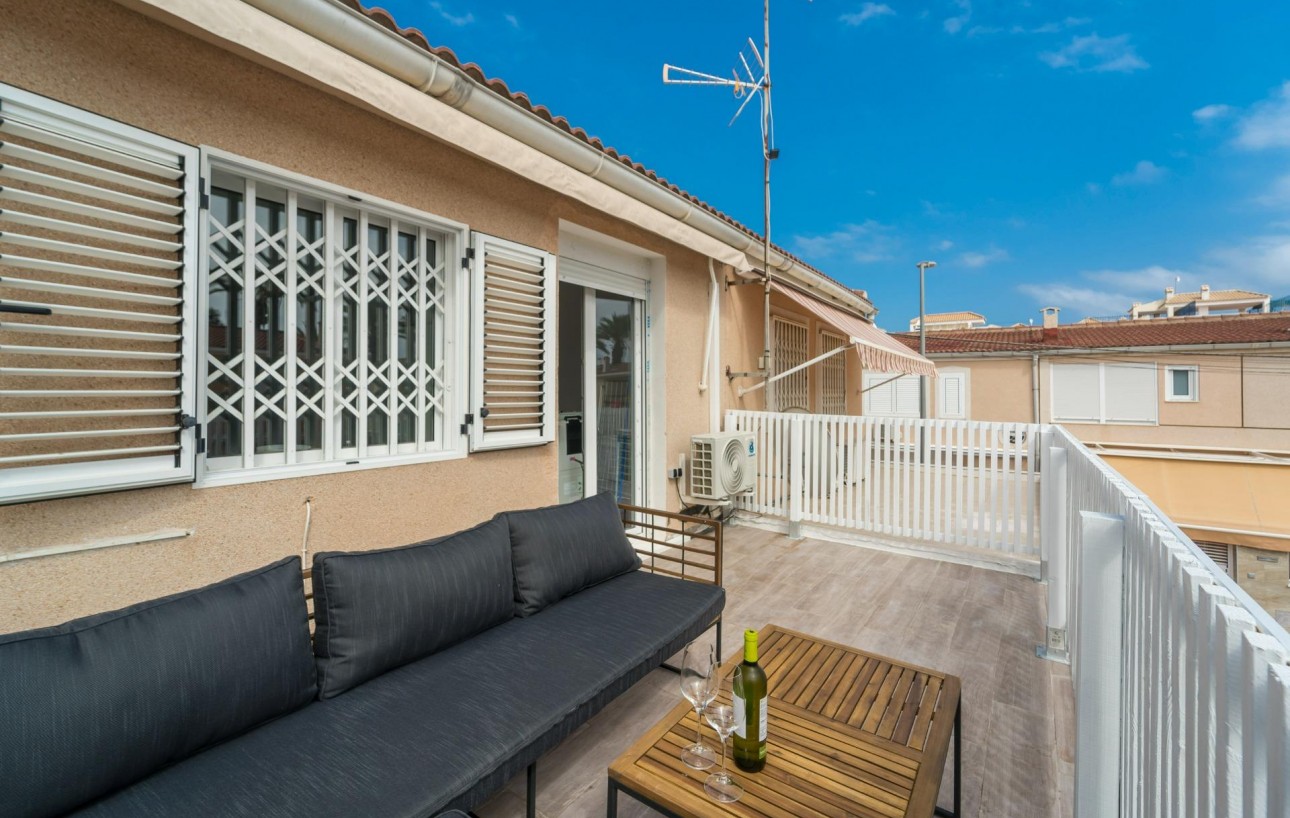 Sale - Casa Tipo Dúplex - Torrevieja - Playa de los Naufragos