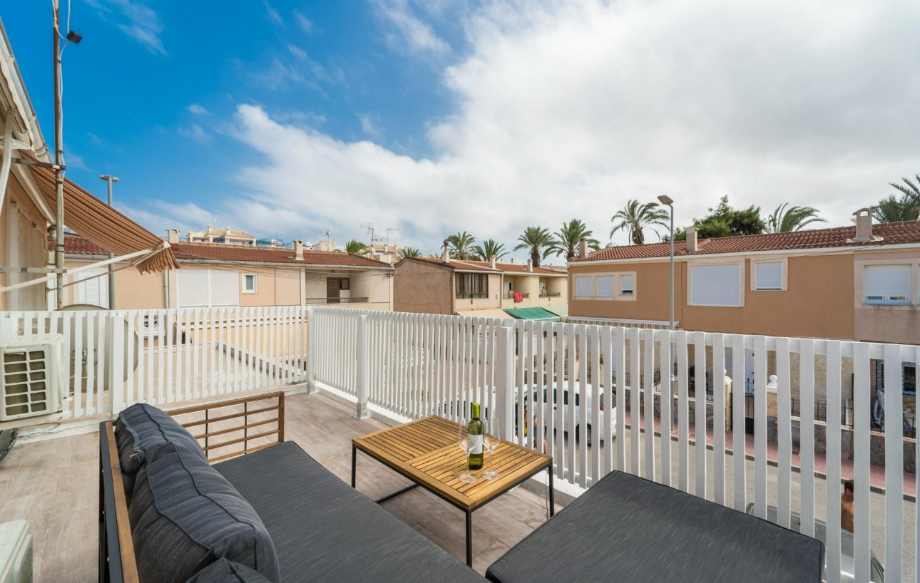 Sale - Casa Tipo Dúplex - Torrevieja - Playa de los Naufragos