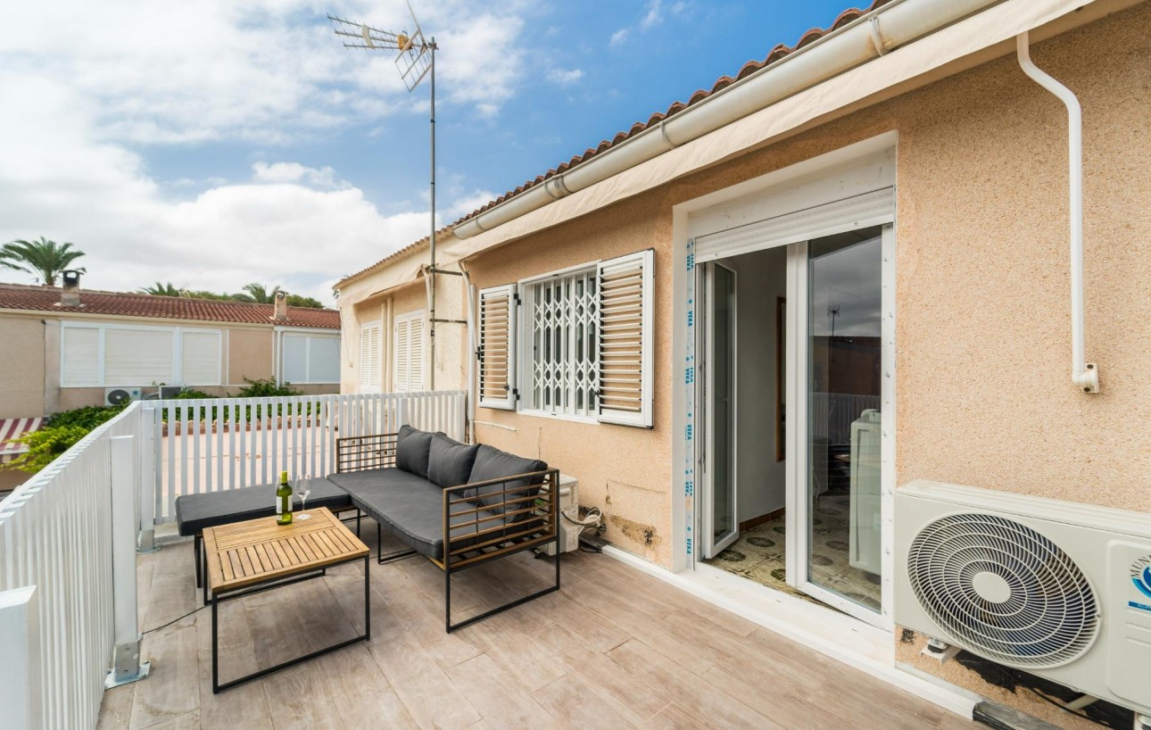 Sale - Casa Tipo Dúplex - Torrevieja - Playa de los Naufragos