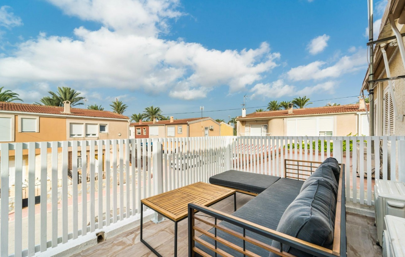 Sale - Casa Tipo Dúplex - Torrevieja - Playa de los Naufragos