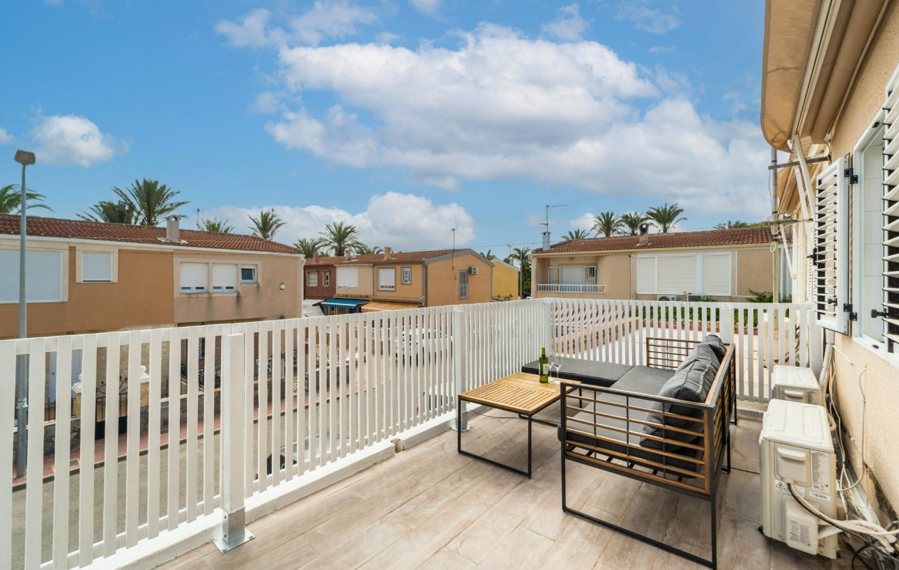 Sale - Casa Tipo Dúplex - Torrevieja - Playa de los Naufragos