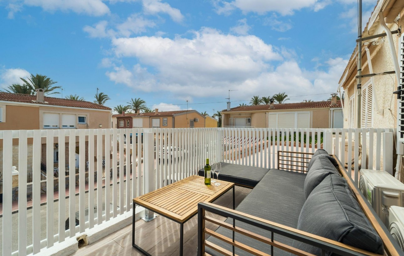 Sale - Casa Tipo Dúplex - Torrevieja - Playa de los Naufragos