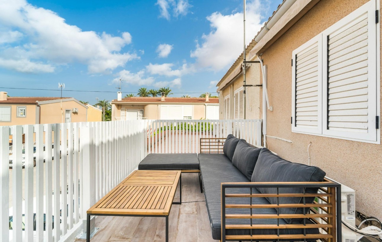 Sale - Casa Tipo Dúplex - Torrevieja - Playa de los Naufragos