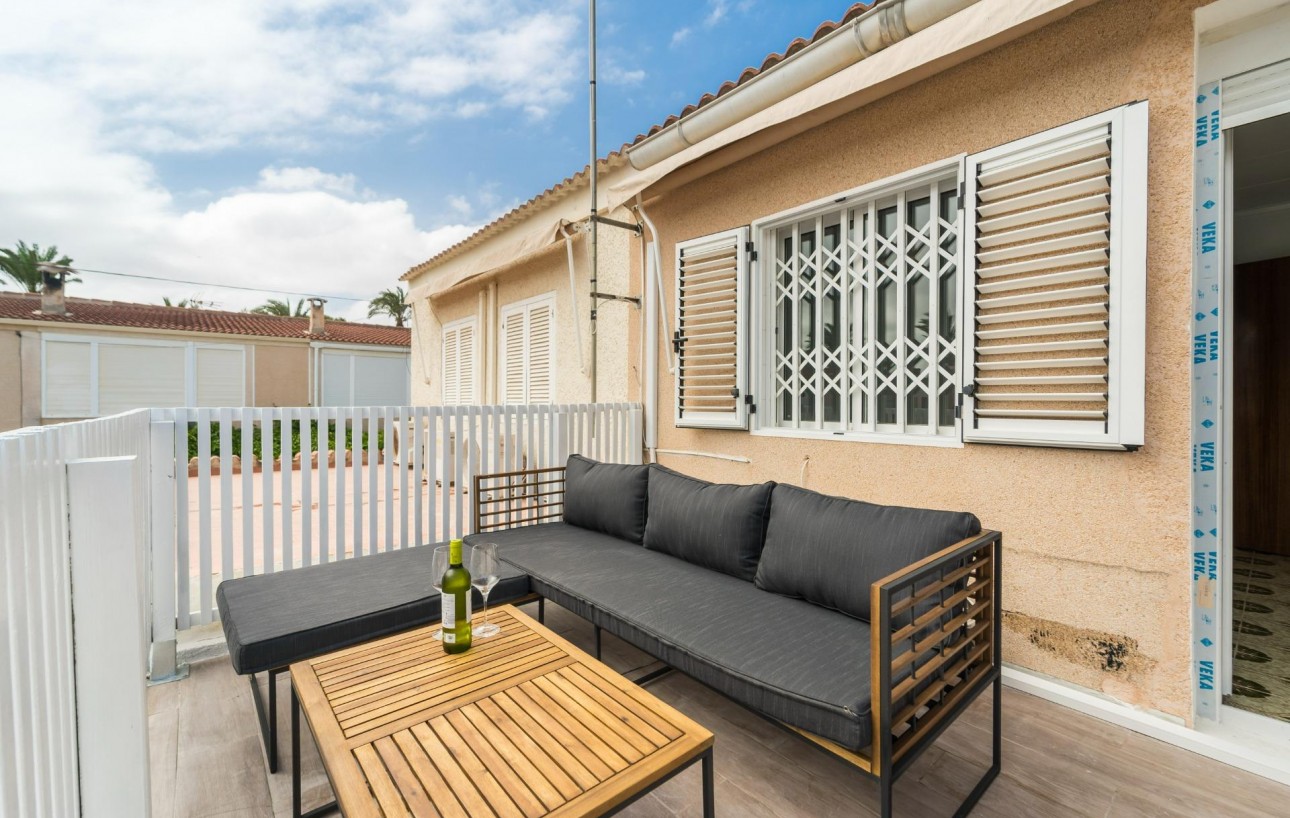 Sale - Casa Tipo Dúplex - Torrevieja - Playa de los Naufragos