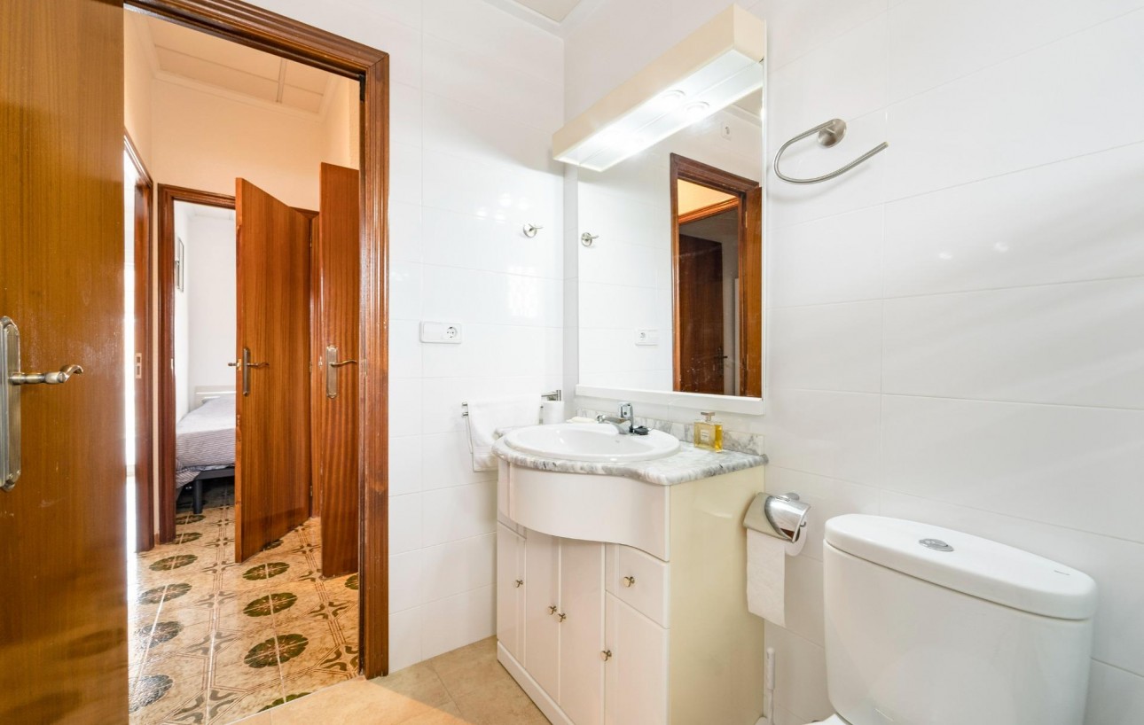Sale - Casa Tipo Dúplex - Torrevieja - Playa de los Naufragos