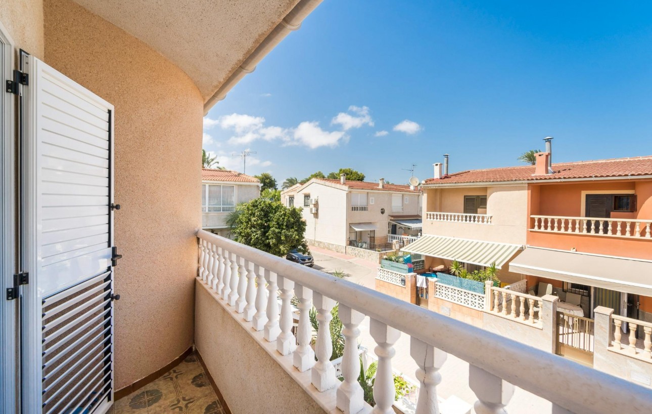 Sale - Casa Tipo Dúplex - Torrevieja - Playa de los Naufragos